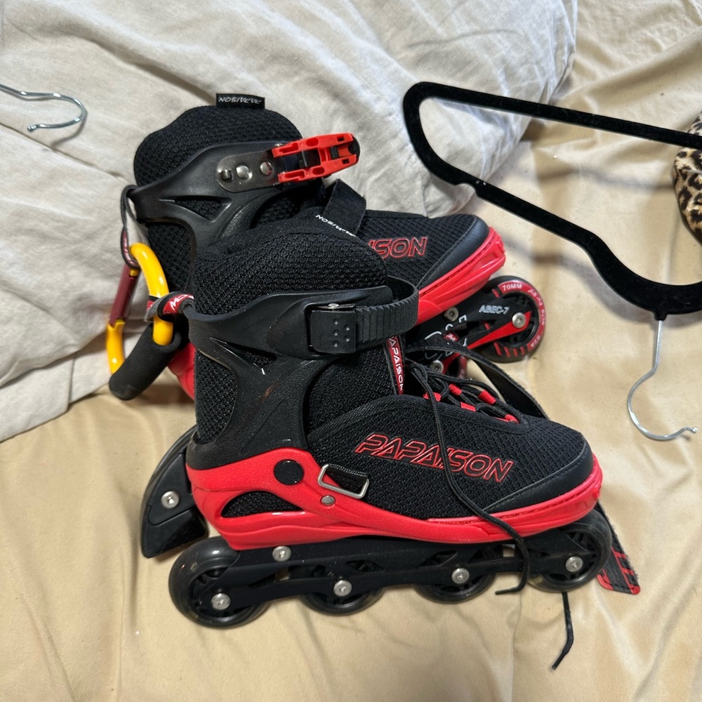 Worn once - fits us kids- 2-4.5 - women 3-5.5